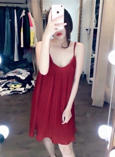 Đầm dập li hở lưng