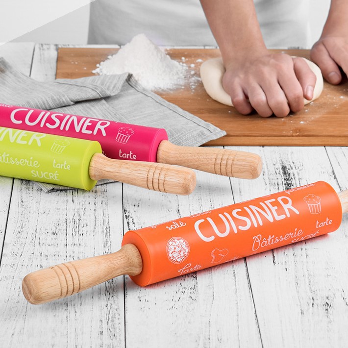 Rolling Pin - Cây Cán Bột Lăn Bột Lớn Dùng Để Làm Bánh Bằng Silicon In Chữ Màu Hồng/Xanh lá/Cam