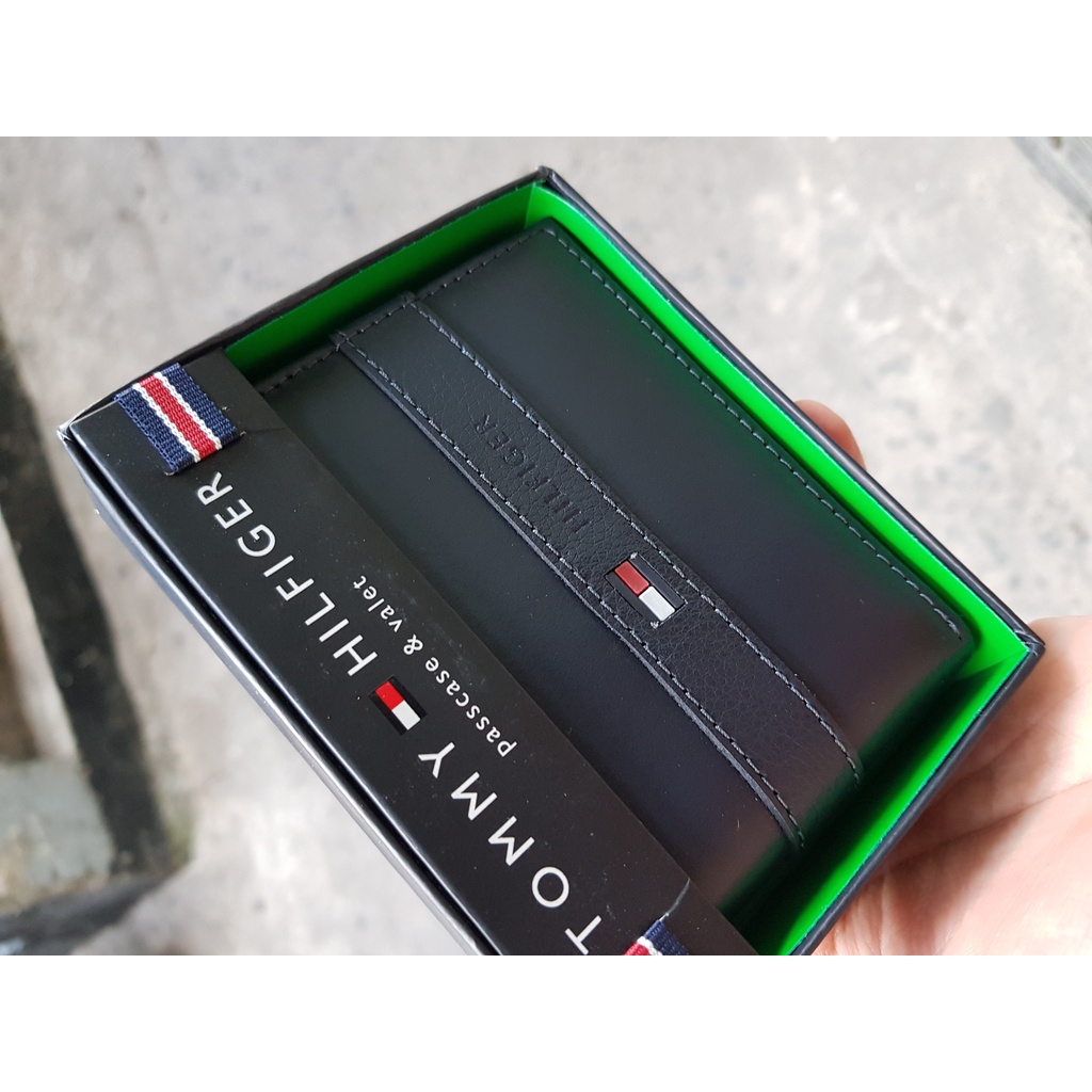 Chính hãng Mỹ - Ví da nam Tommy Hilfiger navy