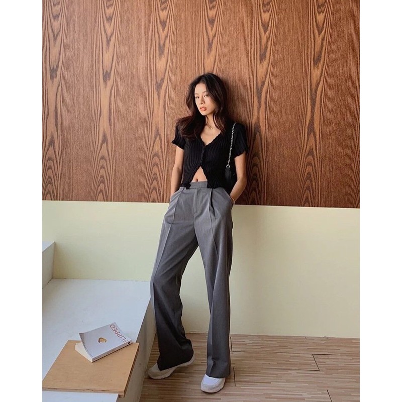 Áo croptop đính Ngọc tay ngắn .