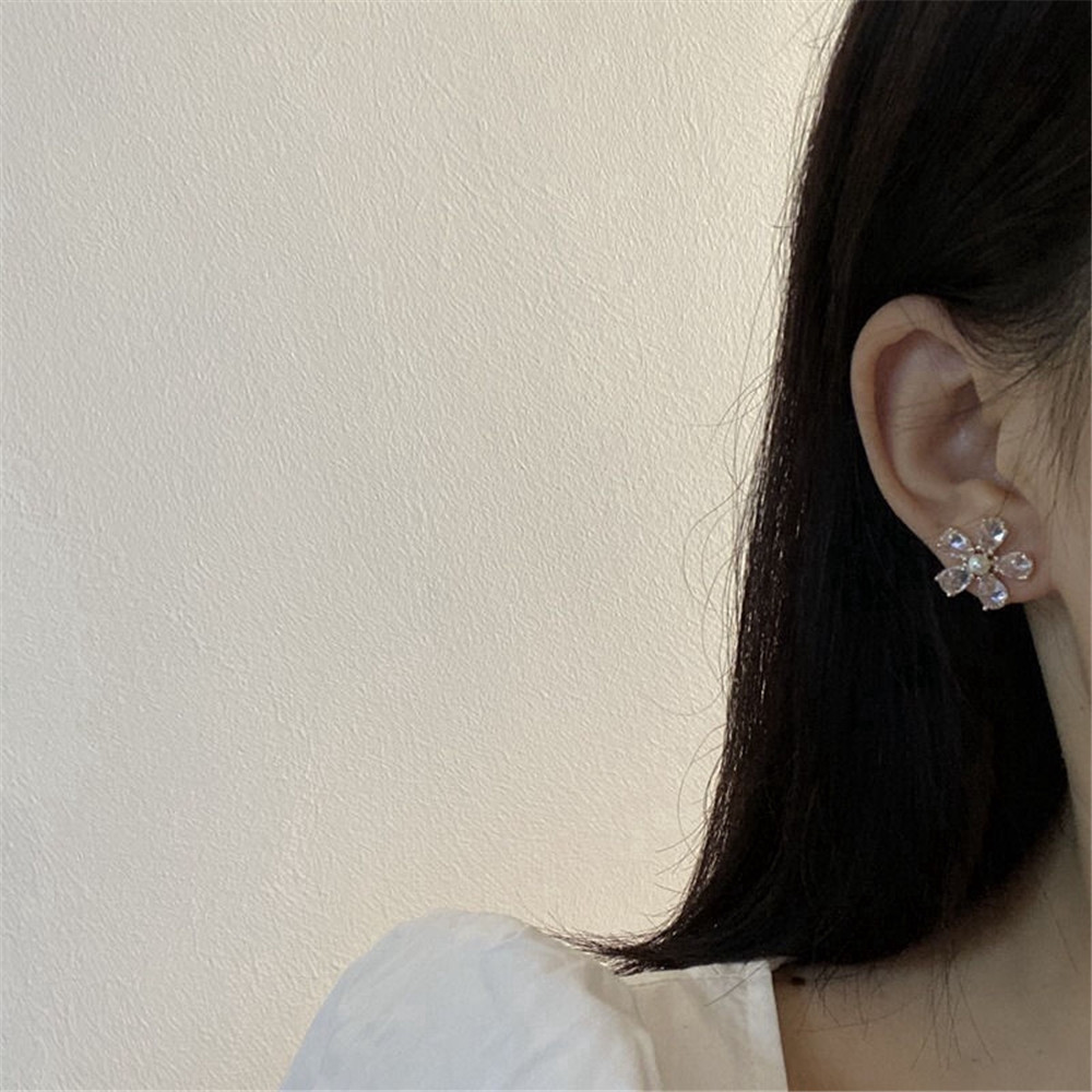 Hoa Tai Dáng Dài Hình Hoa Phối Ngọc Trai Thanh Lịch