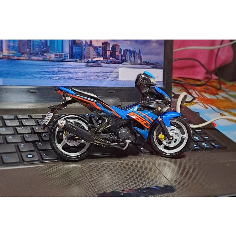 Mô hình Exciter 150 tỉ lệ 1:12 - Đầu Exciter 150  tỉ lệ 1/12