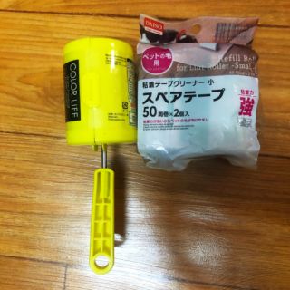 Lăn bụi quần áo Daiso
