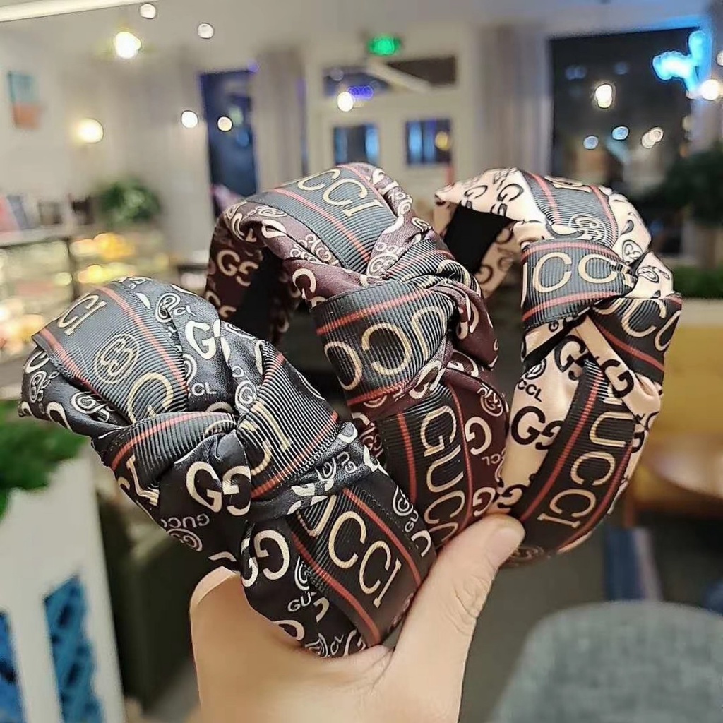 Cài Tóc Lụa Phối Chữ Phong Cách Hiện Đại