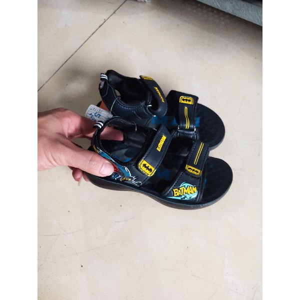 Dép quai hậu cho bé