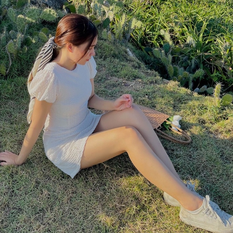 Váy trắng tay phồng Fabric Holic