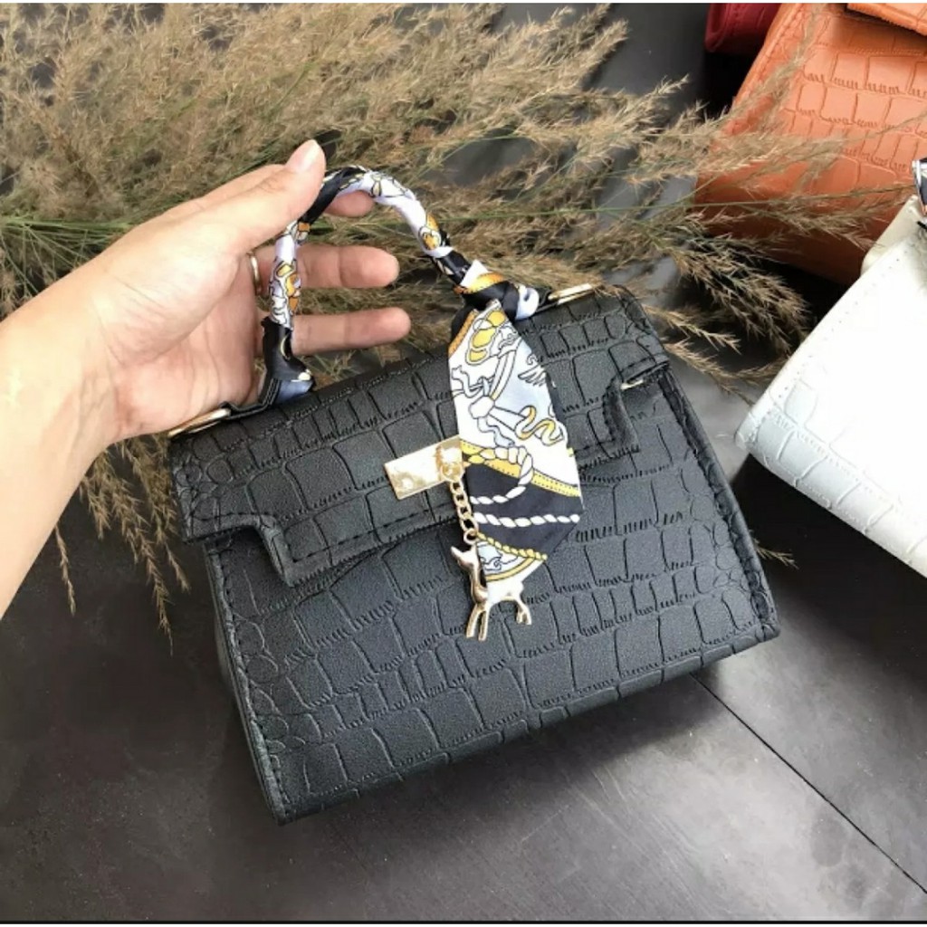 túi xách nữ buộc khăn con hươu thời trang - T098 | BigBuy360 - bigbuy360.vn