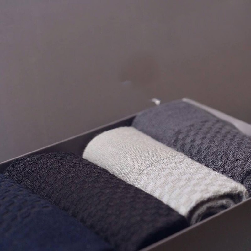 Hộp 5 Đôi Tất Hugono Sợi Tre Kháng Khuẩn Dày Dặn Mềm Mịn CT6