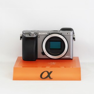 Máy ảnh sony a6000 xám body cũ 98% 10k shot