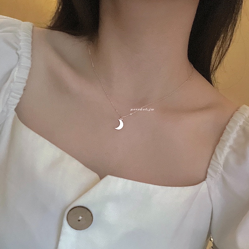 Dây chuyền mặt trăng khuyết thiết kế