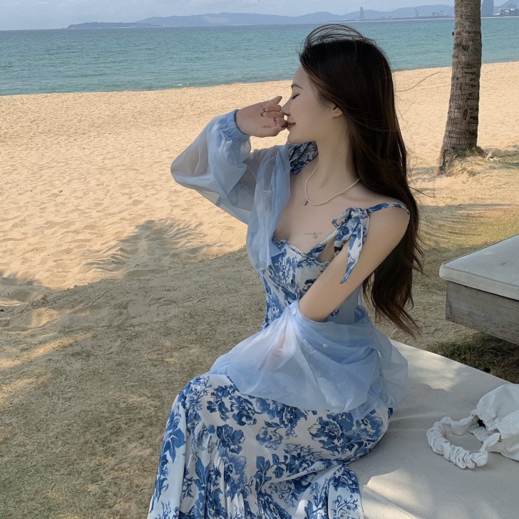 Đầm Chiffon Hai Dây Đuôi Cá Họa Tiết Gốm Sứ Trắng Xanh Phong Cách Hàn Quốc | BigBuy360 - bigbuy360.vn