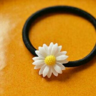 Dây cột tóc và kẹp hoa cúc kiểu Hàn Quốc