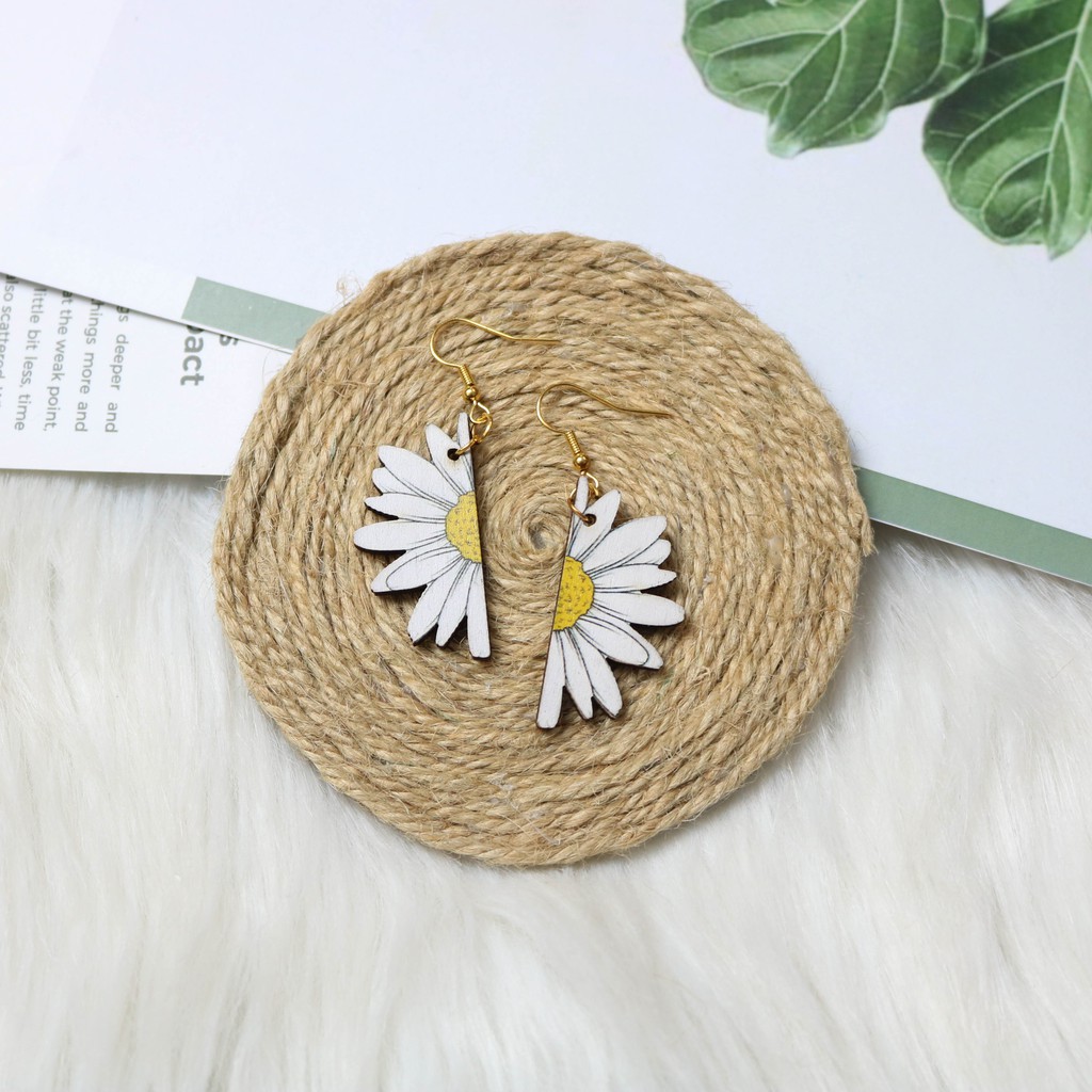 Khuyên tai gỗ hoa cúc vintage