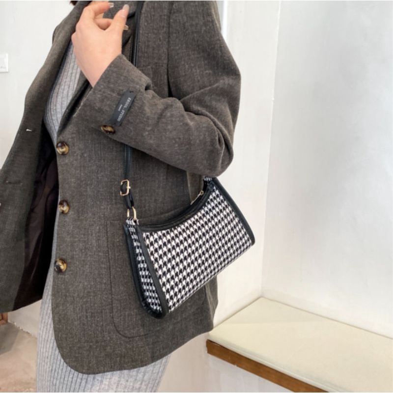 Túi baguette phong cách Hàn Quốc cô gái xinh đẹp hoạ tiết caro vintage vải Len canvas