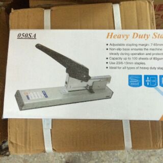 Máy bấm kim 050SA