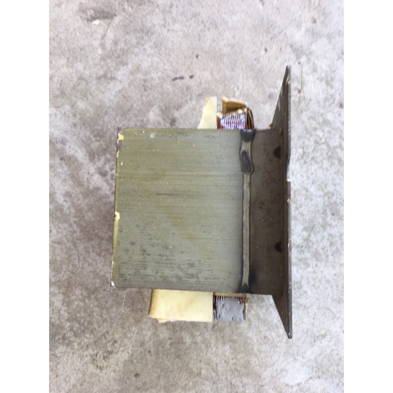 Biến áp lò vi sóng đã đục sẵn