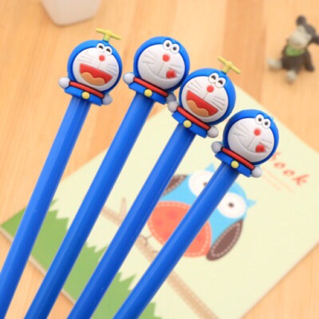 Bút doremon chong chóng mực tím