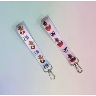 dây strap sơn tùng STI30 mtp hoạt hình name tag ngắn cute dễ thương 15cm