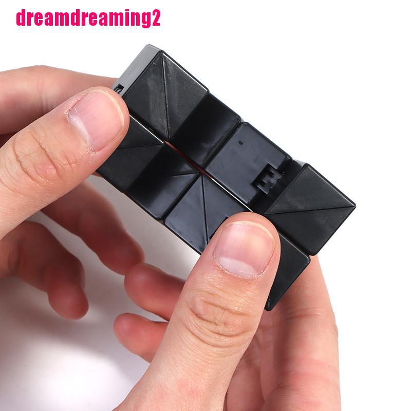 Khối Rubik Ma Thuật Giảm Căng Thẳng