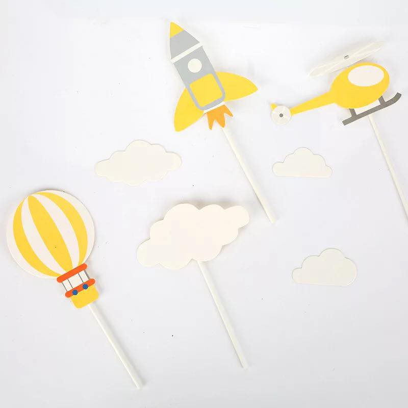 Que cắm quả cầu vàng