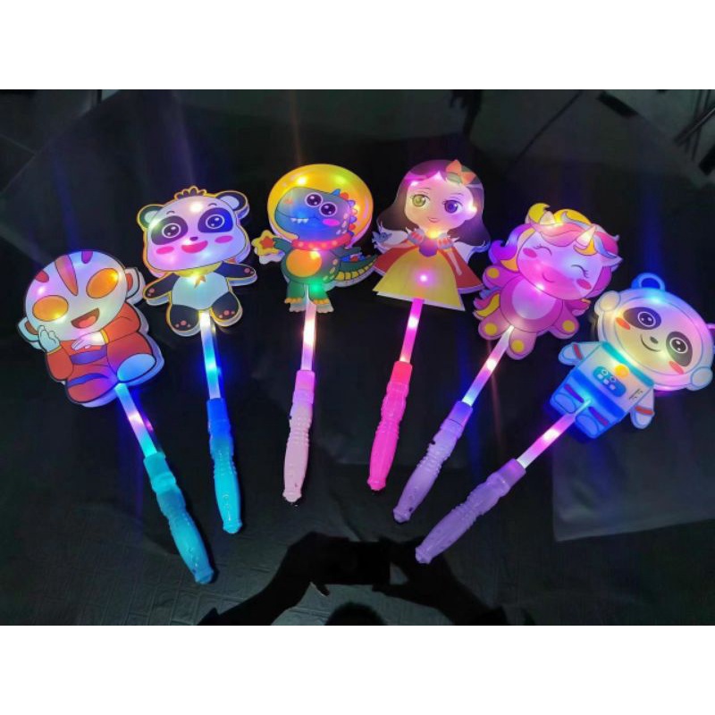 Que đèn phát sáng hình hoạt hình dễ thương cho bé yêu