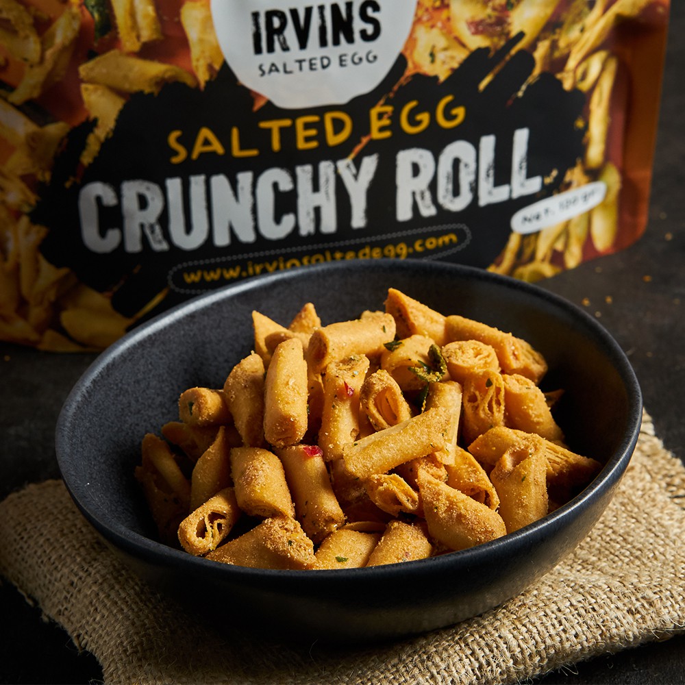 Bánh snack cuộn giòn trứng muối IRVINS - Crunchy Roll 120gram
