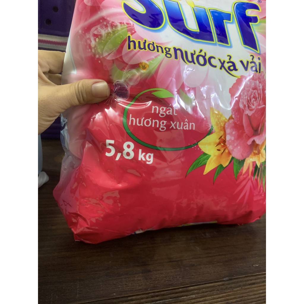 BỘT GIẶT SURF HƯƠNG NƯỚC XẢ VẢI 5.8KG