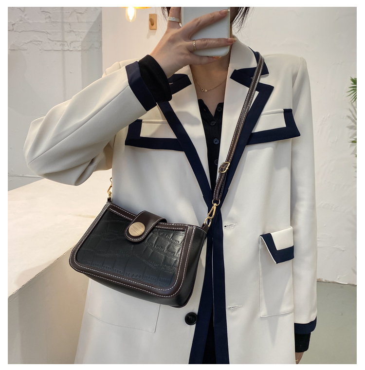 Túi đeo vai JASMIN NOIR họa tiết da cá sấu sành điệu