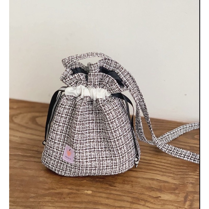 TÚI RÚT ĐEO CHÉO VẢI DẠ TWEED MADE BY TÍM