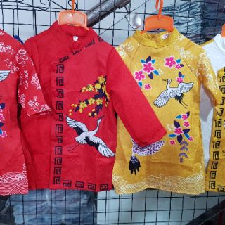 Áo dài cách tân dành cho cặp trai gái