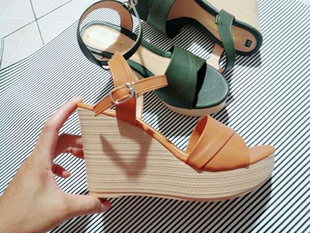 Cao gót đế xuồng