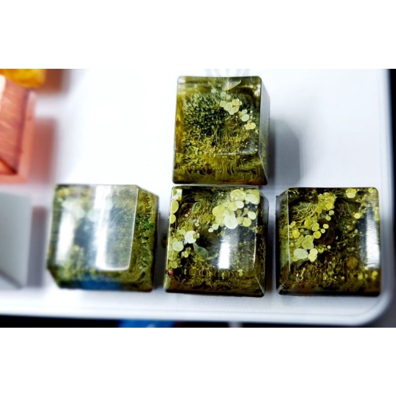 Set 4 keycap điều hướng, mũi tên tone vàng đen trang trí bàn phím cơ