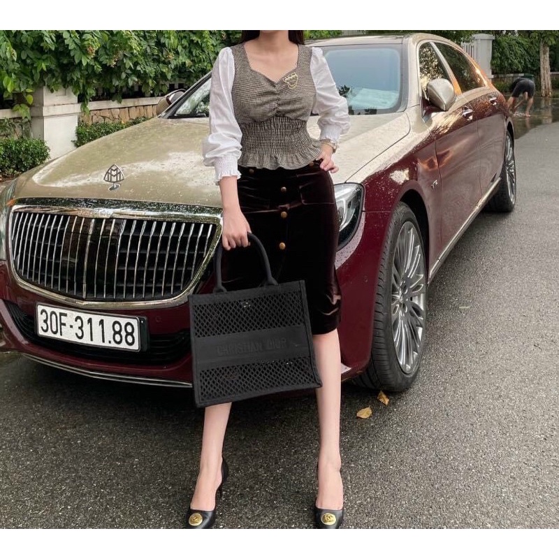 Chan váy nhung ôm túi trước kèm đai