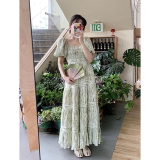 Váy xanh lá vân dọc cổ vuông tay bồng cộc thân bo chun dáng dài