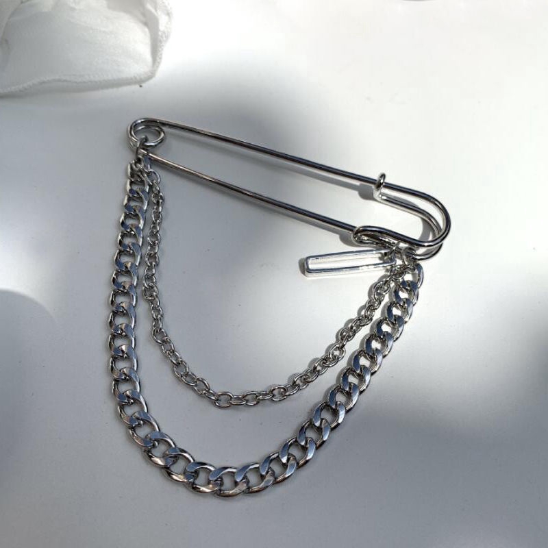 Trâm cài áo dây xích tua rua thời trang