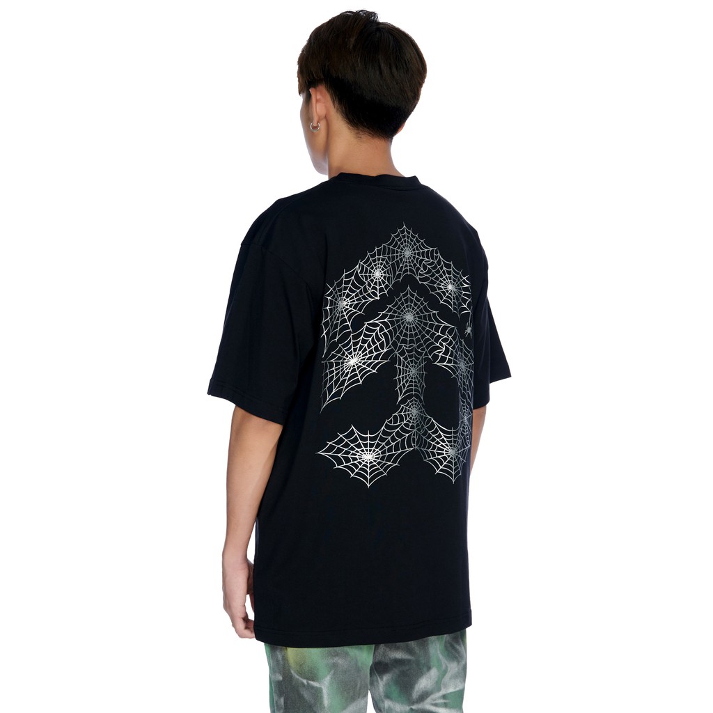 Áo Thun Đen 5THEWAY với thiết kế spider web và kiểu dang New Tee