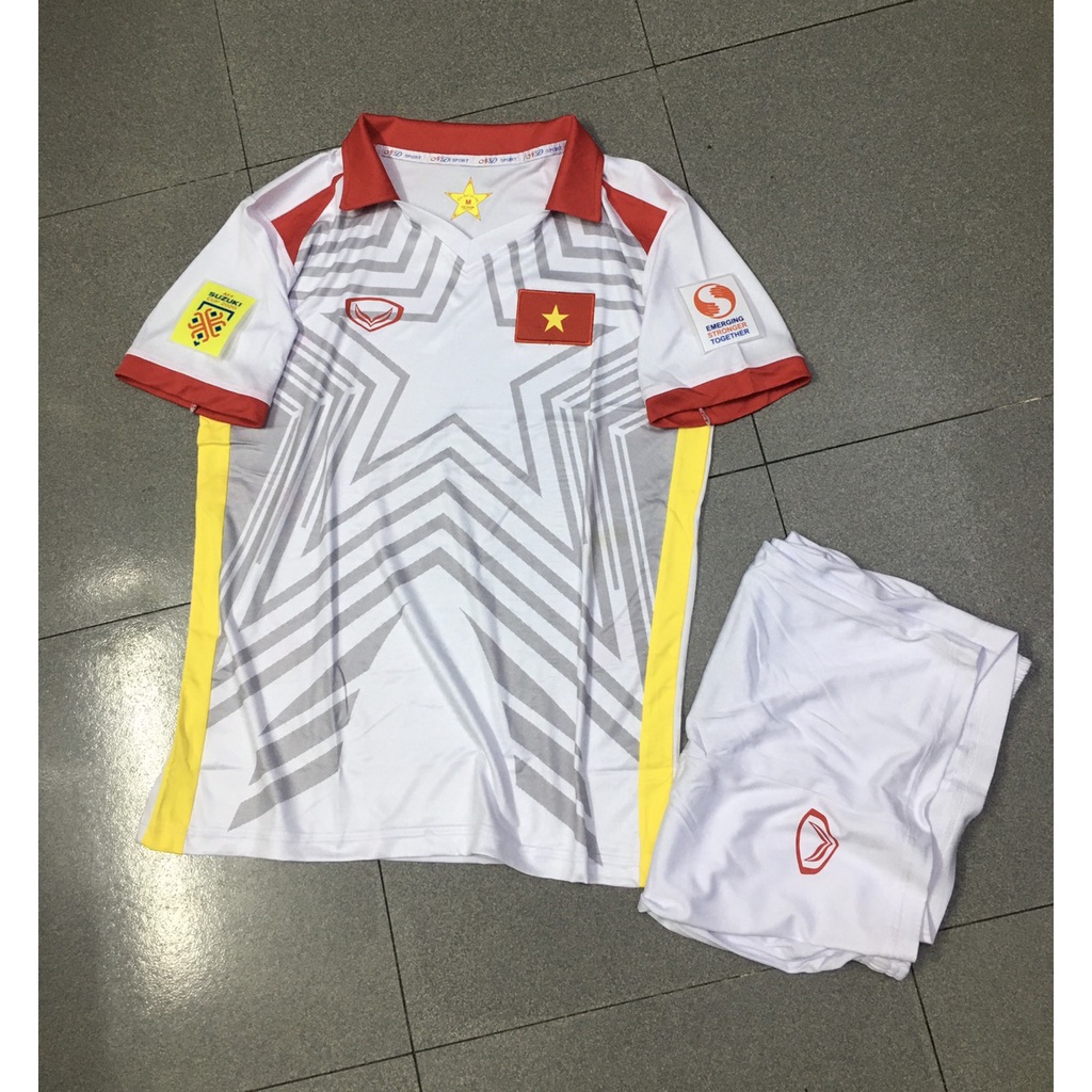 Bộ quần áo bóng đá đội tuyển Việt Nam , logo AFF Cup2021