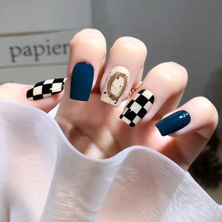 Nail box vẽ sọc caro
