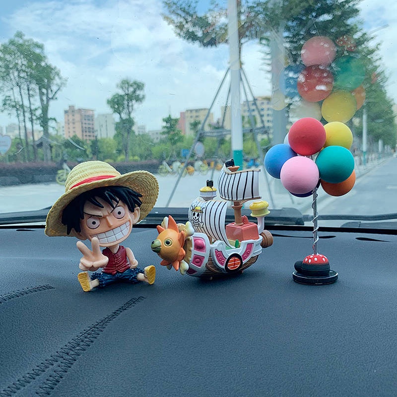 Mô hình nhân vật anime one piece trang trí xe ô tô