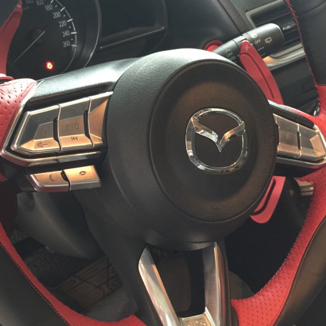 Ốp nút điều khiển trên vô lăng CX5 2018-2023, CX8,mazda 3 fl, mazda 6 fl