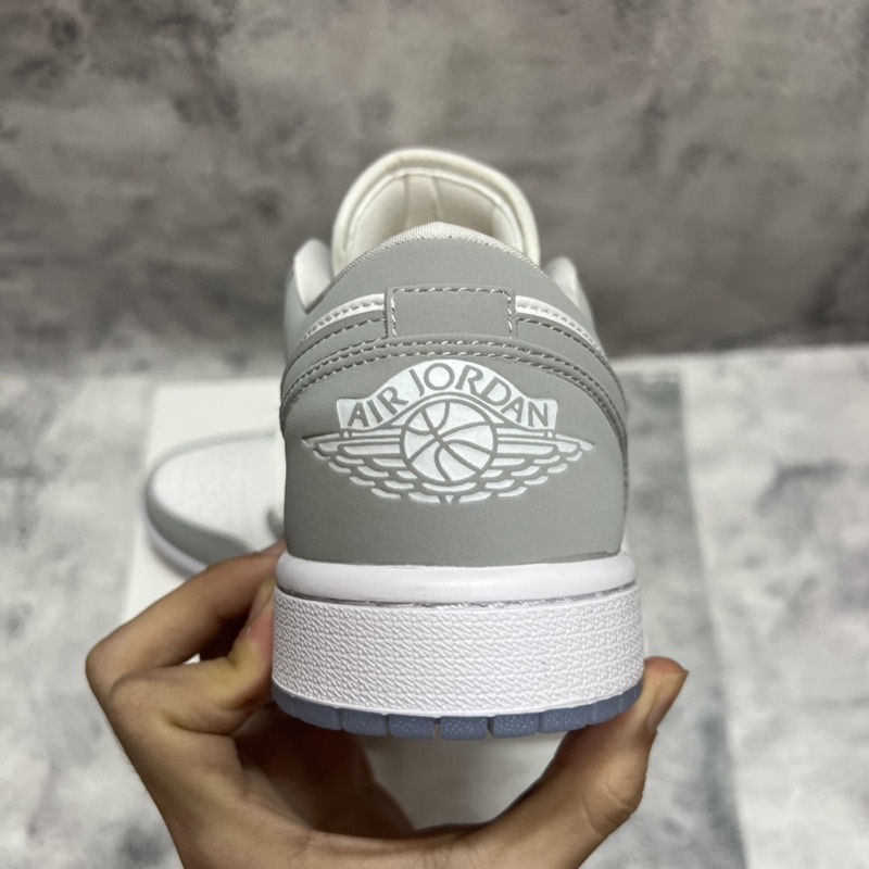 [KELLY SNEAKERS] Giày Thể Thao Sneaker Jordan 1 Cổ Thấp Phối Màu “Wolf Grey” Cao Cấp (Ảnh Thật + Hàng Sẵn)