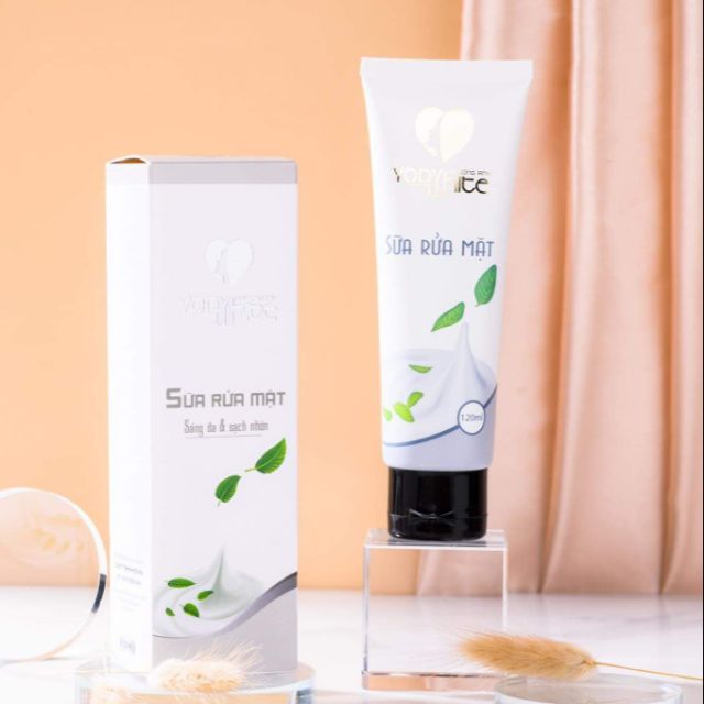Sữa rữa mặt bùn khoáng