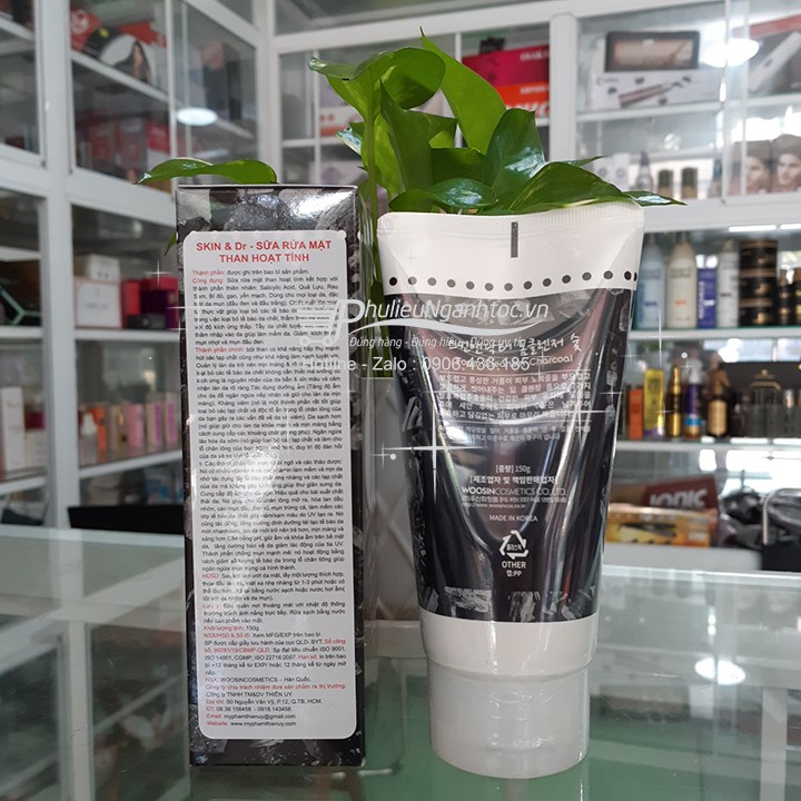 Sữa rửa mặt tẩy tế bào chết than hoạt tính Hàn Quốc
