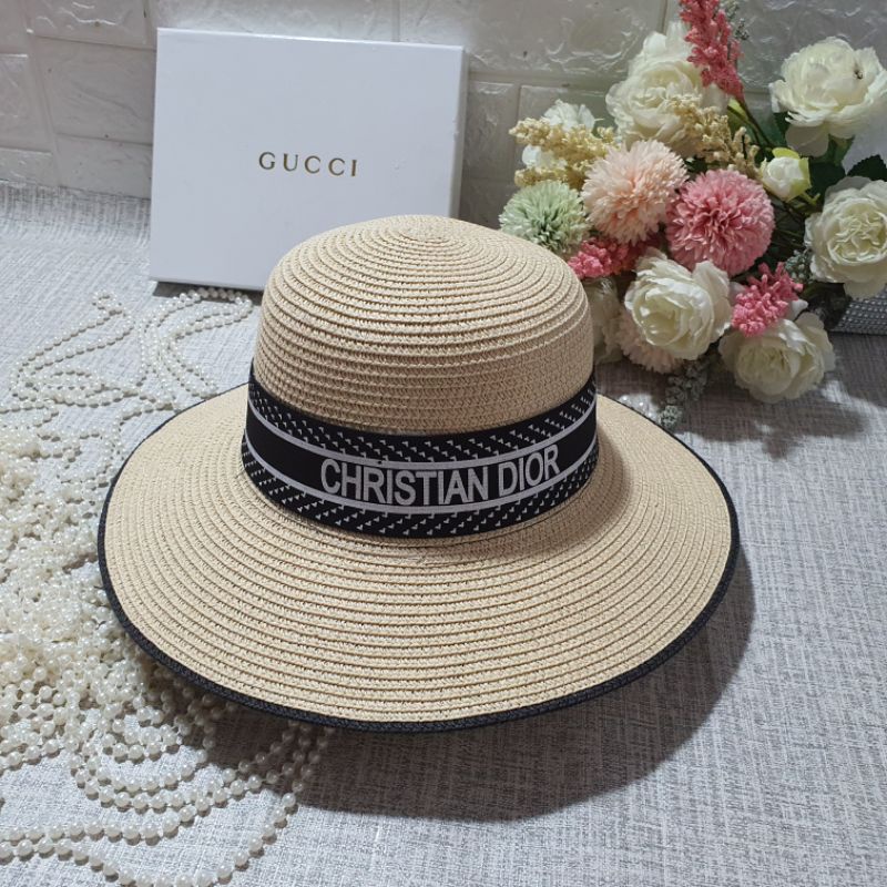 Nón cói đi biển