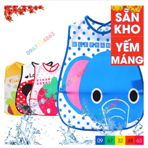 Yếm ăn dặm silicon giúp quần áo bé sạch sẽ,bé ăn ngon hơn, có máng chống thấm cho bé