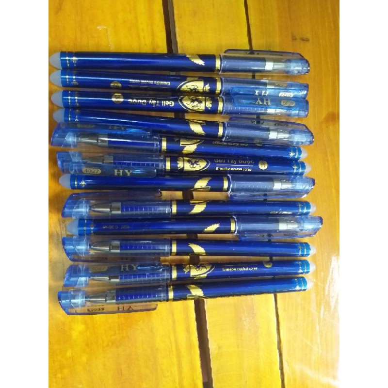 Bút bay màu vẽ vải 7k/c. ruột 10k/4c