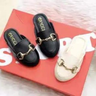 Sục gucci cho bé