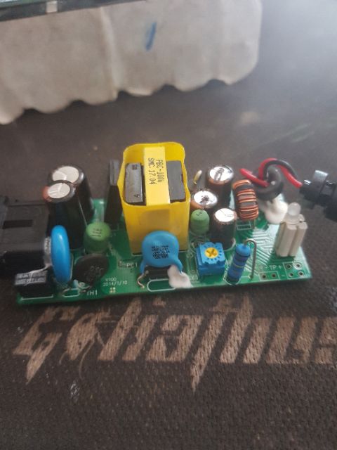 Sạc pin lion 8.4v
