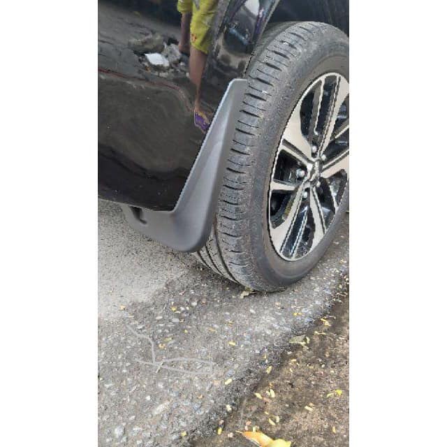 Bộ chắn bùn Xpander nhựa dẻo