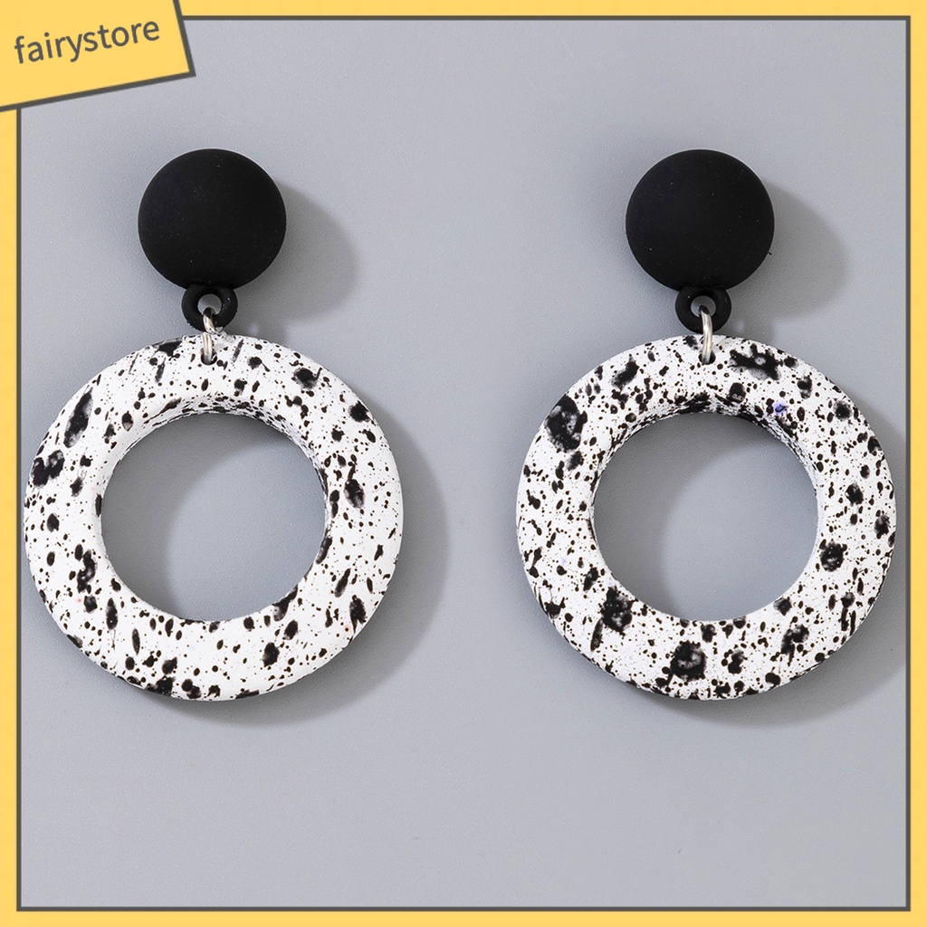 Khuyên tai dáng dài mặt tròn phối màu trắng đen thời trang cá tính